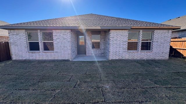 524 CRESTRIDGE Drive N, Cleburne, TX 76033