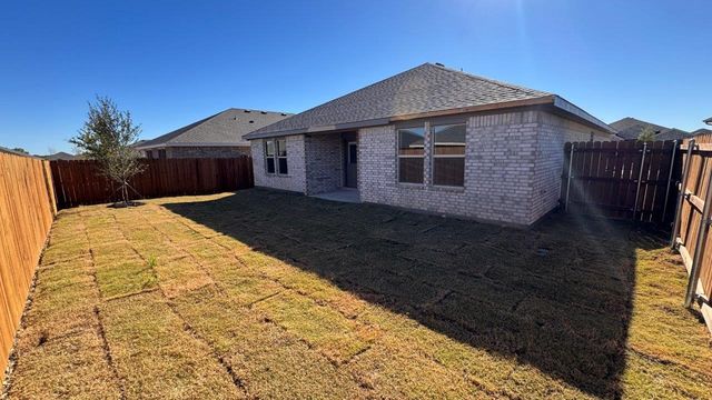 524 CRESTRIDGE Drive N, Cleburne, TX 76033