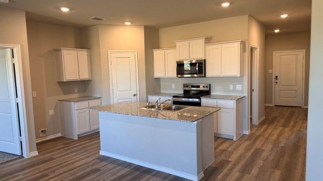 524 CRESTRIDGE Drive N, Cleburne, TX 76033