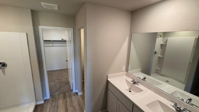 524 CRESTRIDGE Drive N, Cleburne, TX 76033