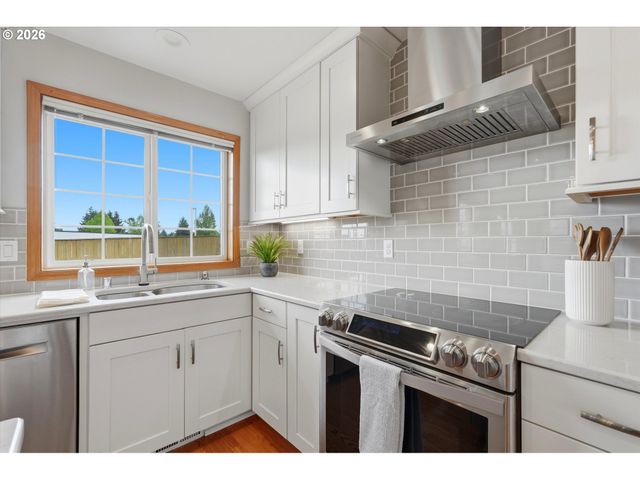 2350 Nw 26TH Ave, Camas, WA 98607