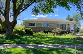 37223 Barrington Drive, Sterling Heights, MI 48312