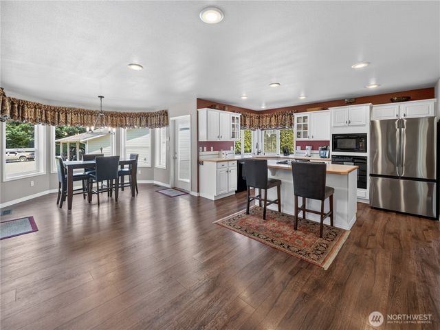 26224 SE 425th Street, Enumclaw, WA 98022