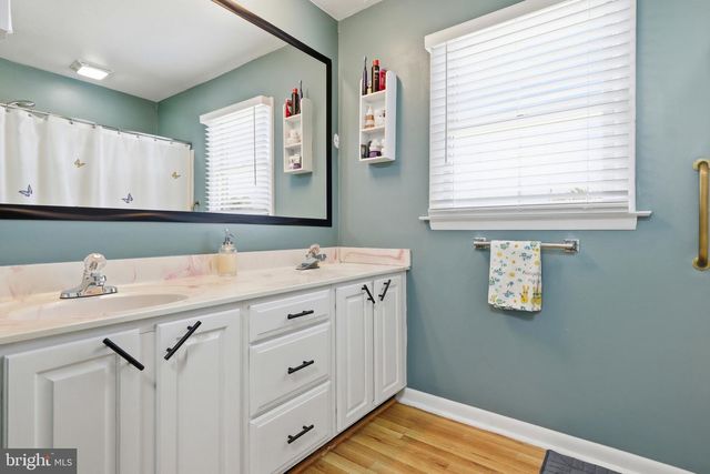 152 POPLAR RD, New Oxford, PA 17350
