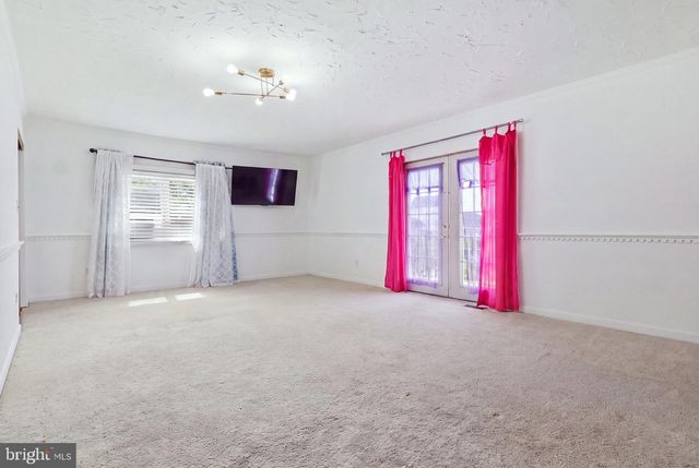 152 POPLAR RD, New Oxford, PA 17350
