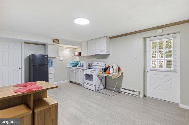 152 POPLAR RD, New Oxford, PA 17350