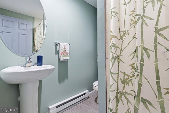 152 POPLAR RD, New Oxford, PA 17350