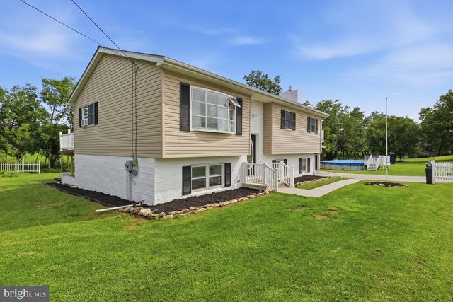 152 POPLAR RD, New Oxford, PA 17350