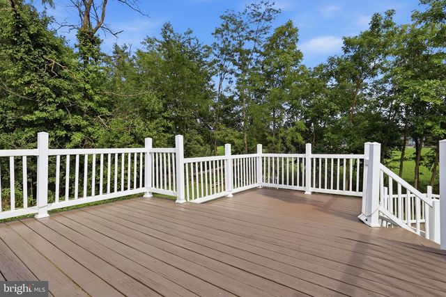 152 POPLAR RD, New Oxford, PA 17350