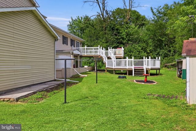 152 POPLAR RD, New Oxford, PA 17350