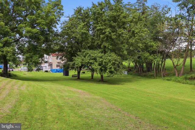 152 POPLAR RD, New Oxford, PA 17350