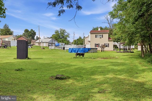 152 POPLAR RD, New Oxford, PA 17350