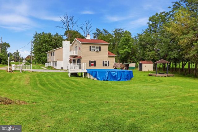 152 POPLAR RD, New Oxford, PA 17350