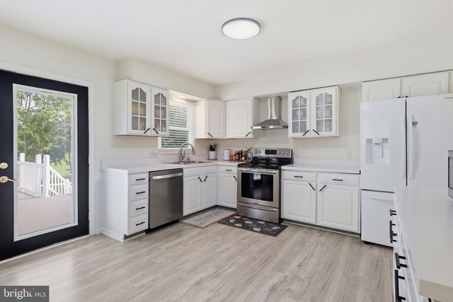 152 POPLAR RD, New Oxford, PA 17350