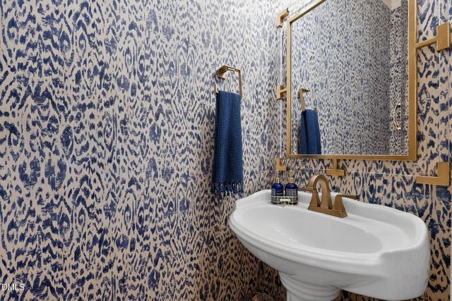 2601 Whistleberry Court, Apex, NC 27539