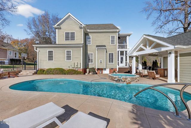 2601 Whistleberry Court, Apex, NC 27539