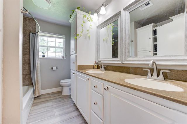 8204 Woodchuck Road, Yukon, OK 73099