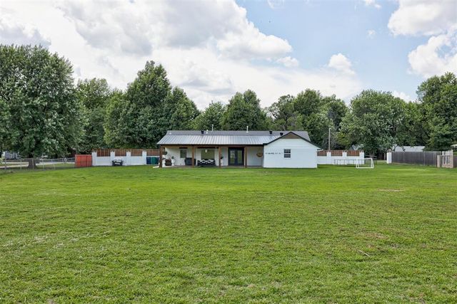 8204 Woodchuck Road, Yukon, OK 73099