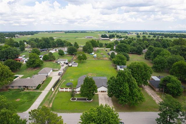 8204 Woodchuck Road, Yukon, OK 73099