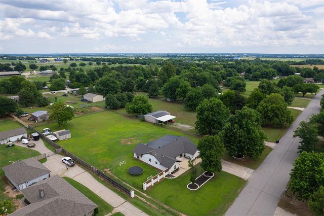 8204 Woodchuck Road, Yukon, OK 73099