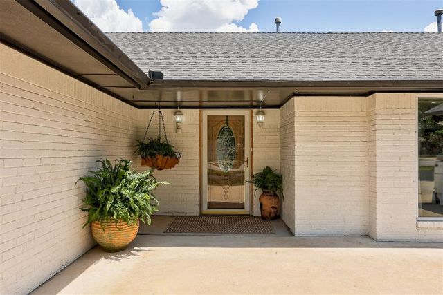 8204 Woodchuck Road, Yukon, OK 73099