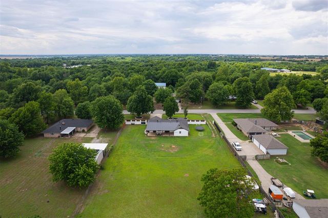 8204 Woodchuck Road, Yukon, OK 73099