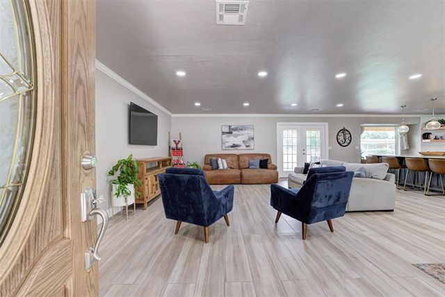 8204 Woodchuck Road, Yukon, OK 73099