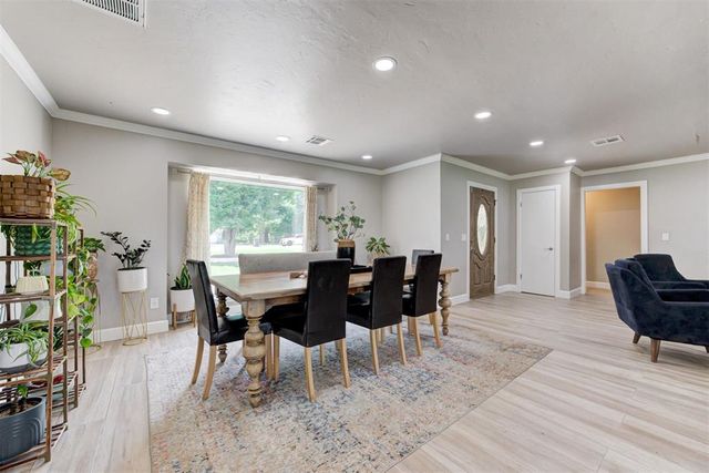 8204 Woodchuck Road, Yukon, OK 73099