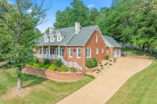 1566 N Plantation Dr, Cookeville, TN 38506