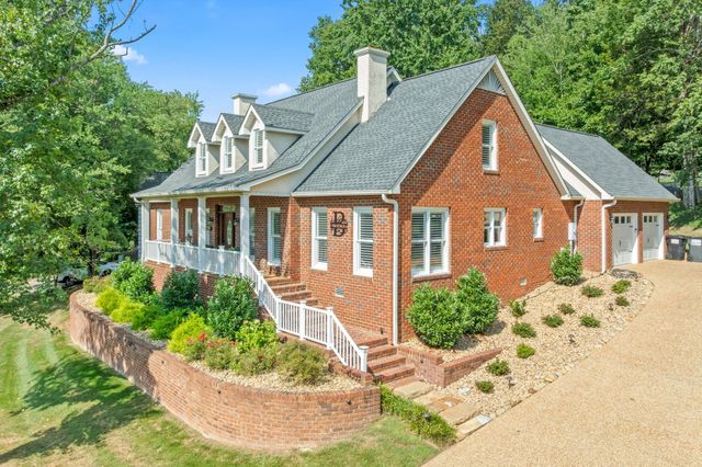 1566 N Plantation Dr, Cookeville, TN 38506