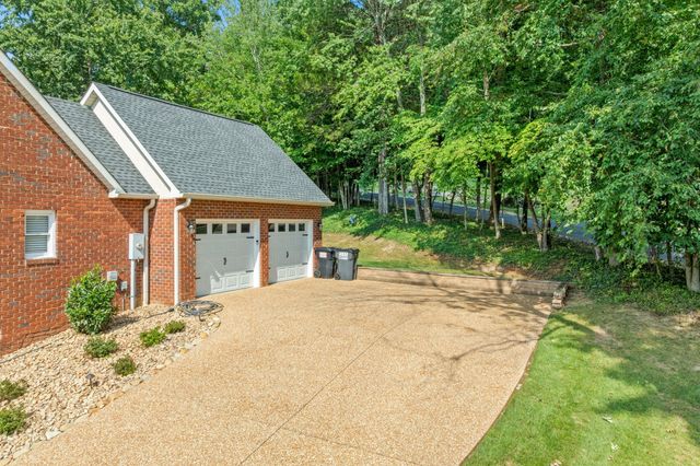 1566 N Plantation Dr, Cookeville, TN 38506