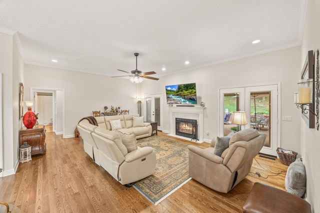 1566 N Plantation Dr, Cookeville, TN 38506