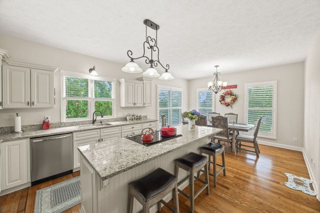 1566 N Plantation Dr, Cookeville, TN 38506