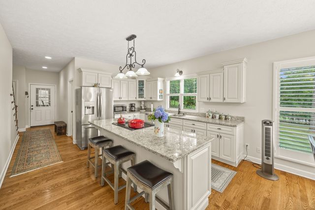 1566 N Plantation Dr, Cookeville, TN 38506