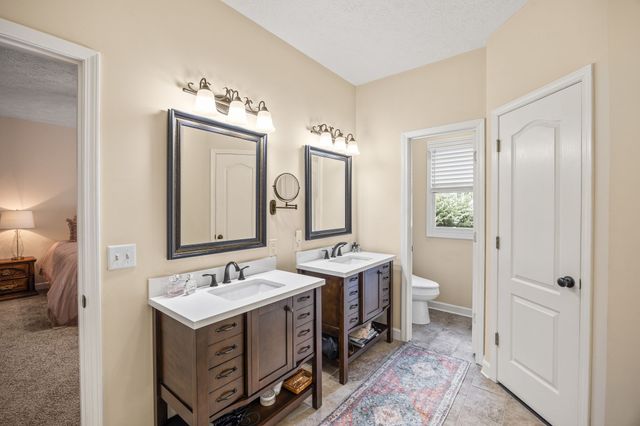 1566 N Plantation Dr, Cookeville, TN 38506