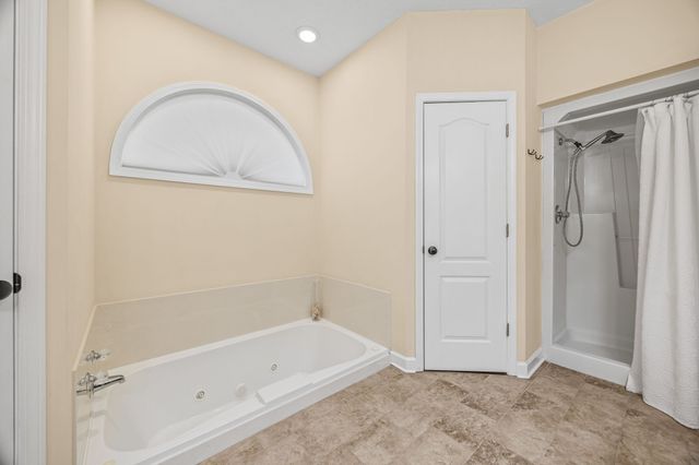 1566 N Plantation Dr, Cookeville, TN 38506