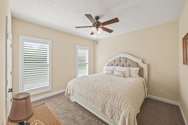 1566 N Plantation Dr, Cookeville, TN 38506