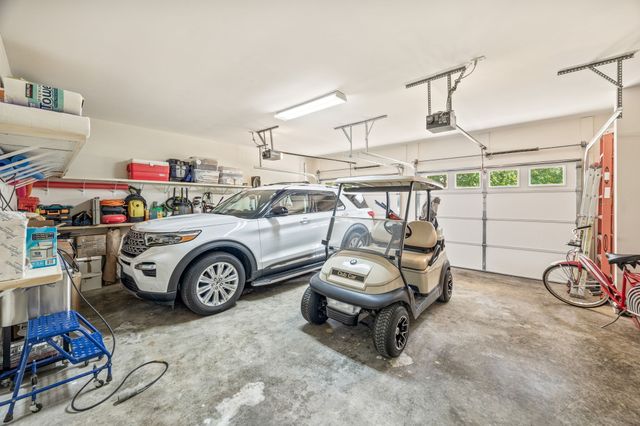 1566 N Plantation Dr, Cookeville, TN 38506