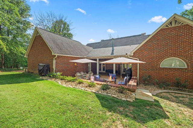 1566 N Plantation Dr, Cookeville, TN 38506