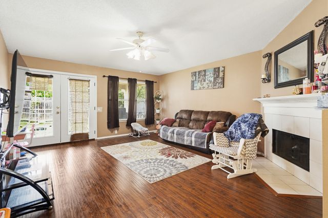 7007 Glenshire Drive, Arlington, TX 76002
