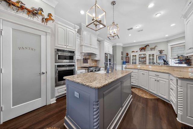 23151 Champion Dr., Lindale, TX 75771