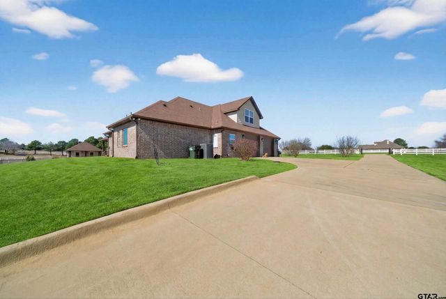 23151 Champion Dr., Lindale, TX 75771