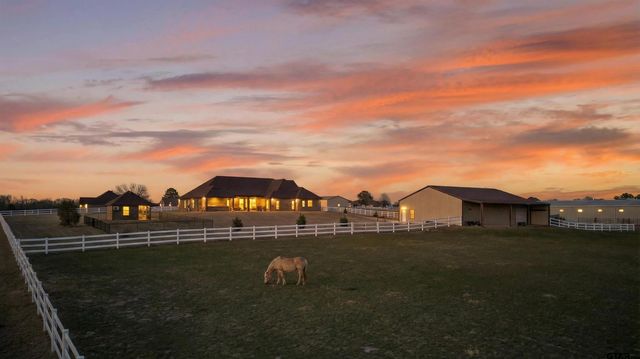 23151 Champion Dr., Lindale, TX 75771