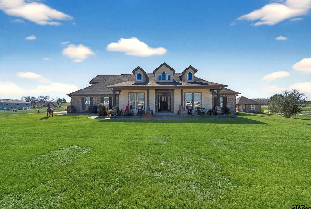 23151 Champion Dr., Lindale, TX 75771