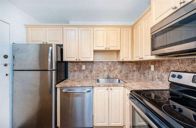 2899 Collins Ave 1505, Miami Beach, FL 33140