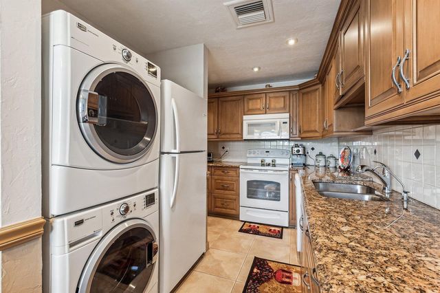 1051 Orange Terrace 103, Delray Beach, FL 33445