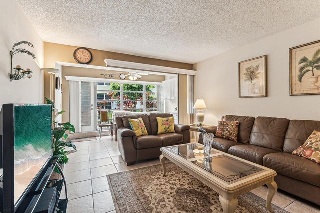 1051 Orange Terrace 103, Delray Beach, FL 33445