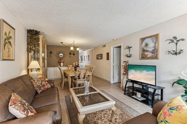 1051 Orange Terrace 103, Delray Beach, FL 33445