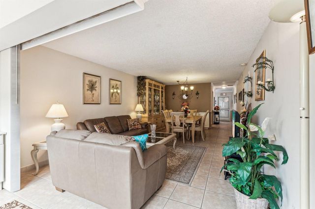 1051 Orange Terrace 103, Delray Beach, FL 33445