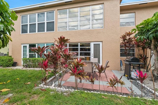 1051 Orange Terrace 103, Delray Beach, FL 33445
